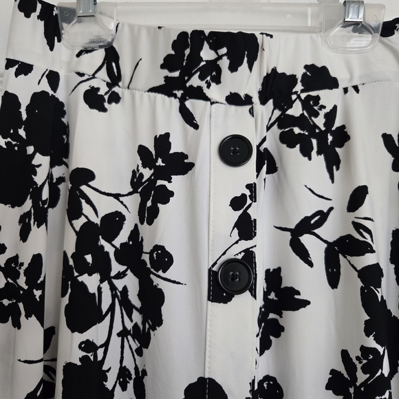 Robert Louis Black and White A-Line Maxi Skirt - Picture 4 of 10